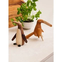 Spring Copenhagen Saltpingvin Saltkværn, Træ 9 Spring Copenhagen Saltpingvin Saltkværn, Træ -Fiskars butik 1002 the salt penguin j i christoffersen 1928 2013 7