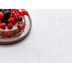 Södahl Tiles Damask Dug, Optisk Hvid, 140x320 Cm -Fiskars butik 15509 env 2201 2 high