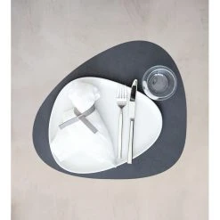 LIND DNA Curve Nupo Table Mat, Antracit, Large -Fiskars butik 5711590203409 2