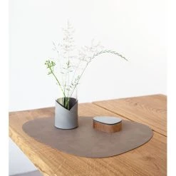 LIND DNA Curve Nupo Table Mat, Brun, Large -Fiskars butik 5711590233406 3