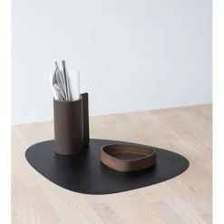 LIND DNA Serene Curve Dækkeserviet, Sort, Large -Fiskars butik 991477 3