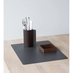 LIND DNA Serene Square Dækkeserviet, Antracit, Large -Fiskars butik 991486 3