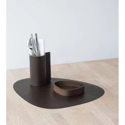 LIND DNA Serene Curve Dækkeserviet, Hassel, Large -Fiskars butik 991494 3