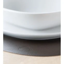 LIND DNA Serene Curve Dækkeserviet, Hassel, Large -Fiskars butik 991494 5