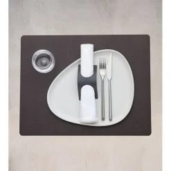 LIND DNA Serene Square Dækkeserviet, Hassel, Large -Fiskars butik 991504 2