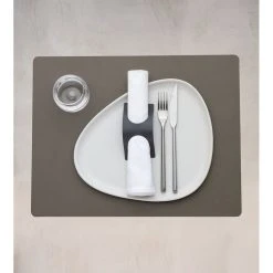 LIND DNA Serene Square Dækkeserviet, Moss, Large -Fiskars butik 991505 2