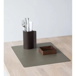 LIND DNA Serene Square Dækkeserviet, Moss, Large -Fiskars butik 991505 3